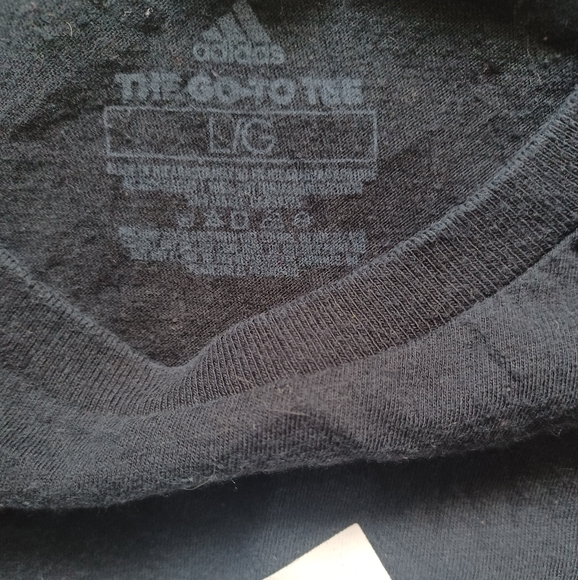 👕 2/$20 Adidas Classic gogo Tee - Picture 6 of 7